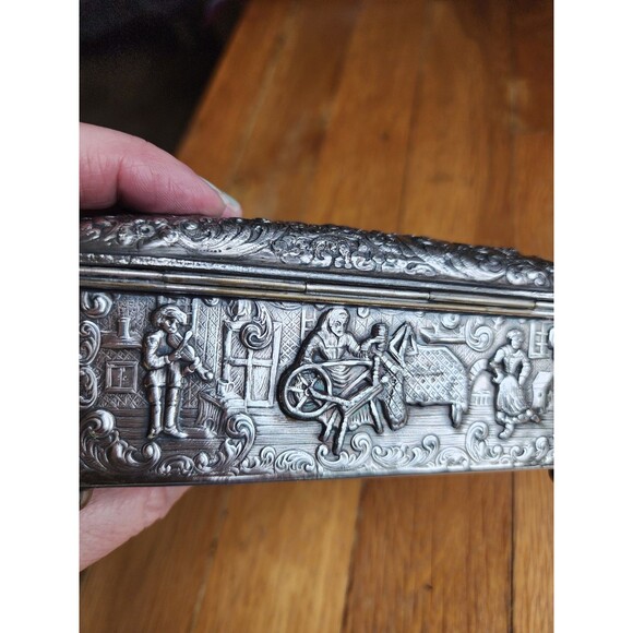 Antique Repousse Silver Plate Trinket Box by Barbour Silver Co. International - Picture 7 of 11